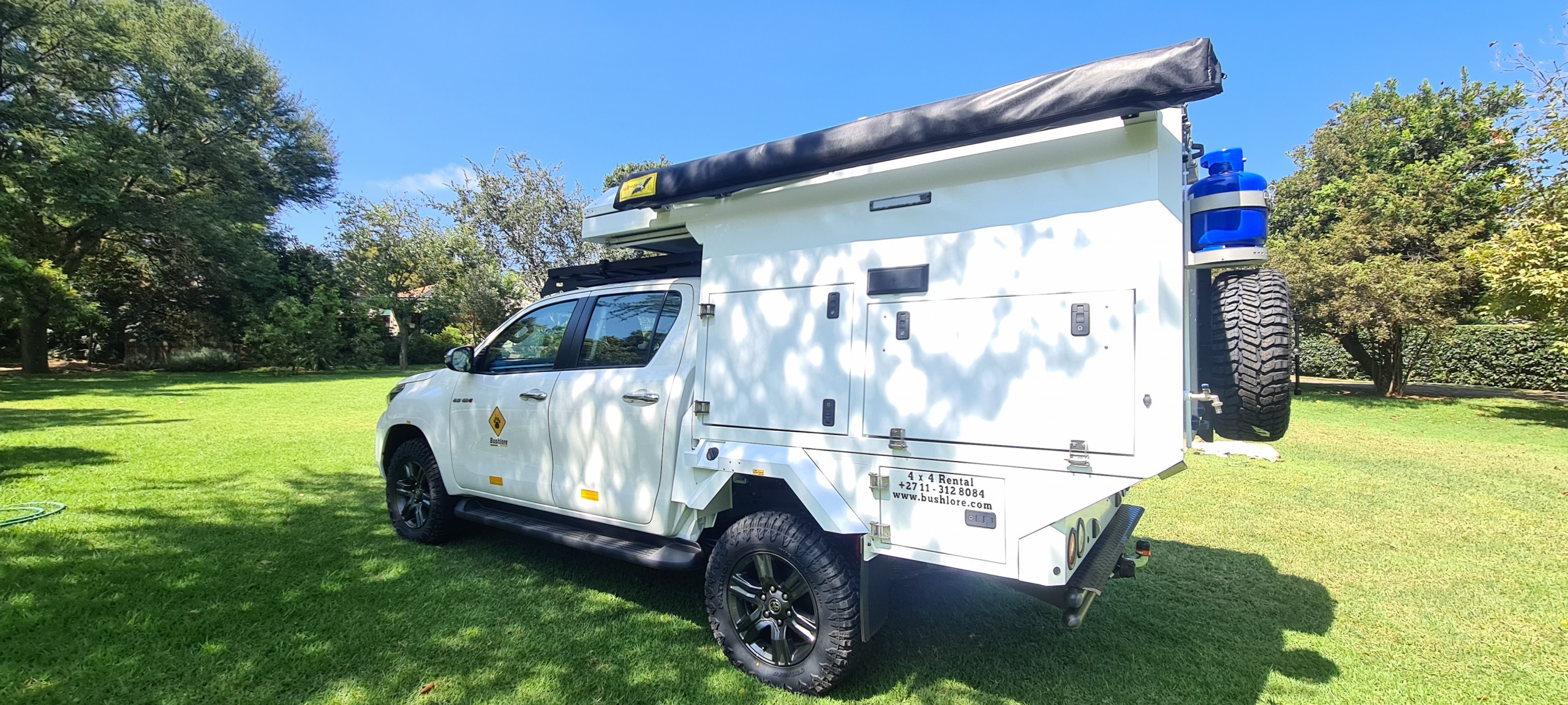Toyota Hilux 4x4 DC Bushcamper 