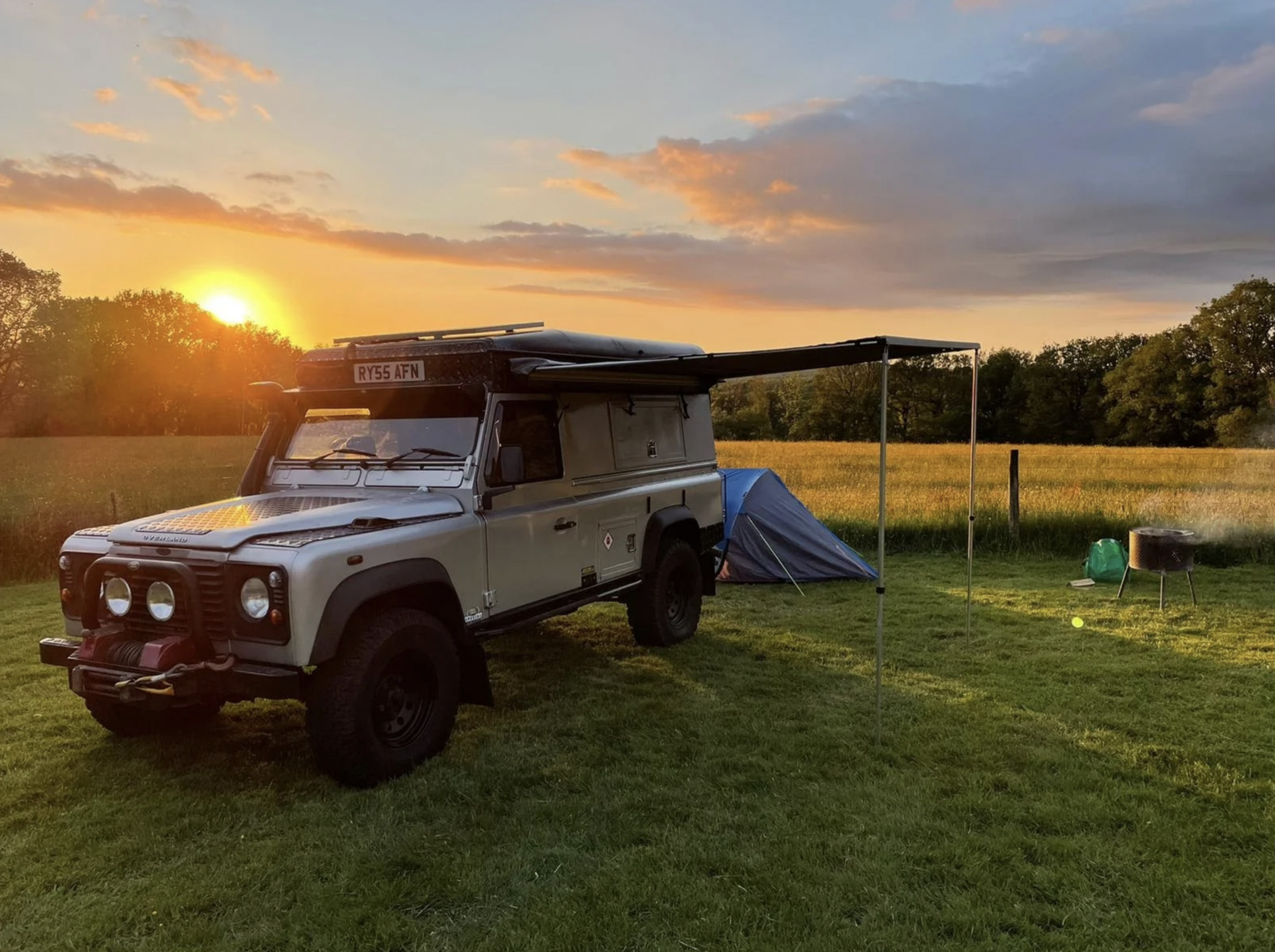 Defender 110 silver belle