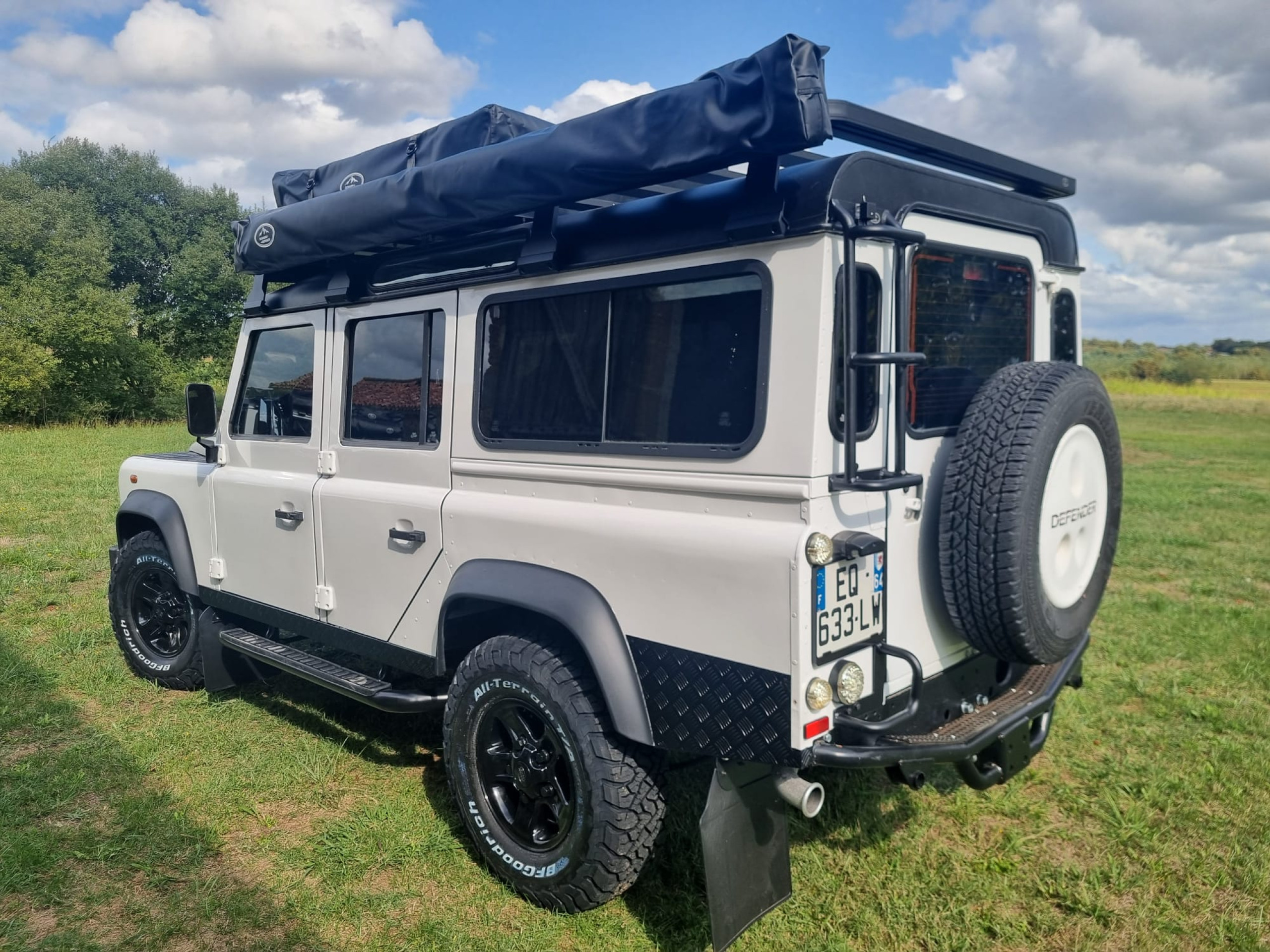 Colombar, Land Rover  Defender 110 équipé bivouac